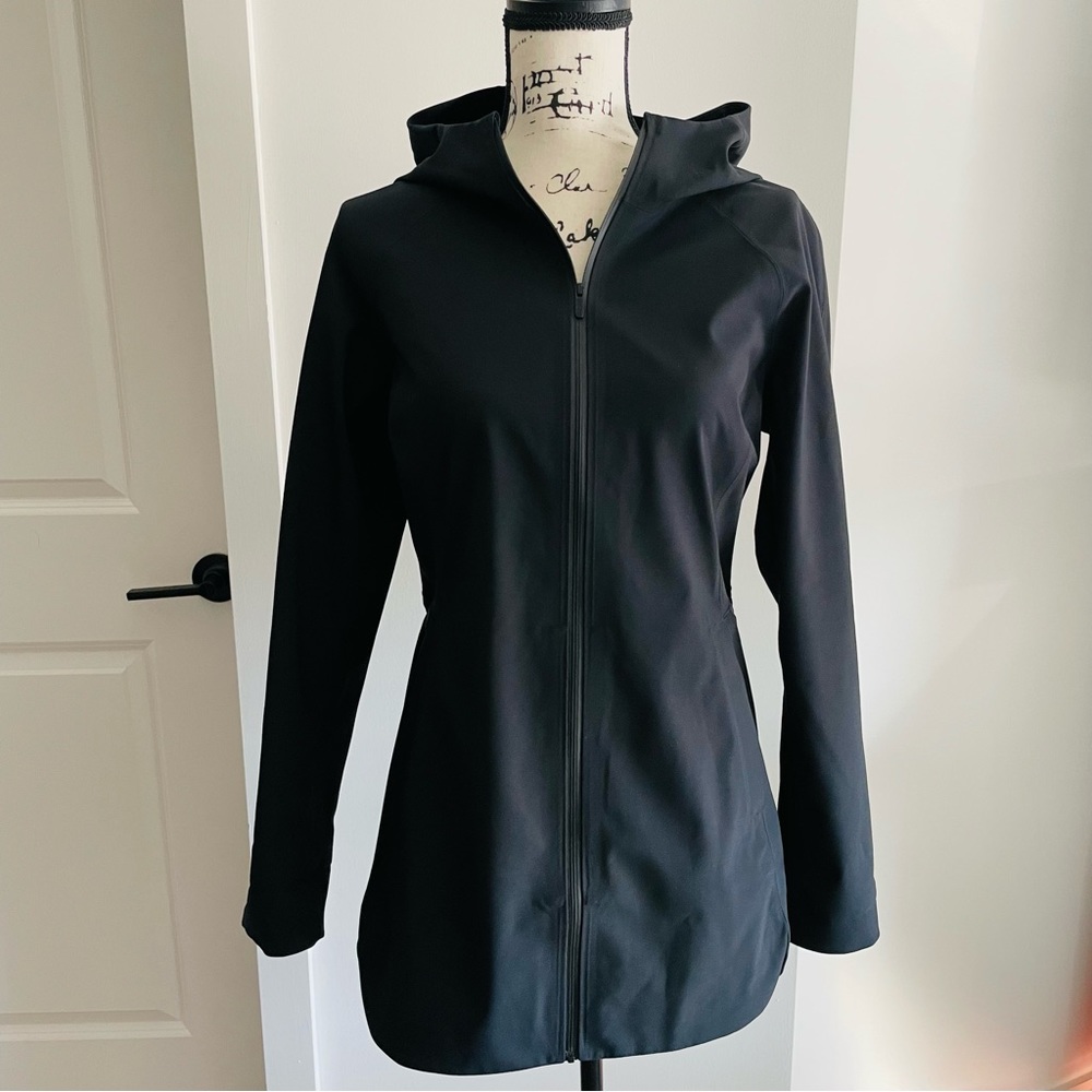 Like new Lululemon raincoat 4